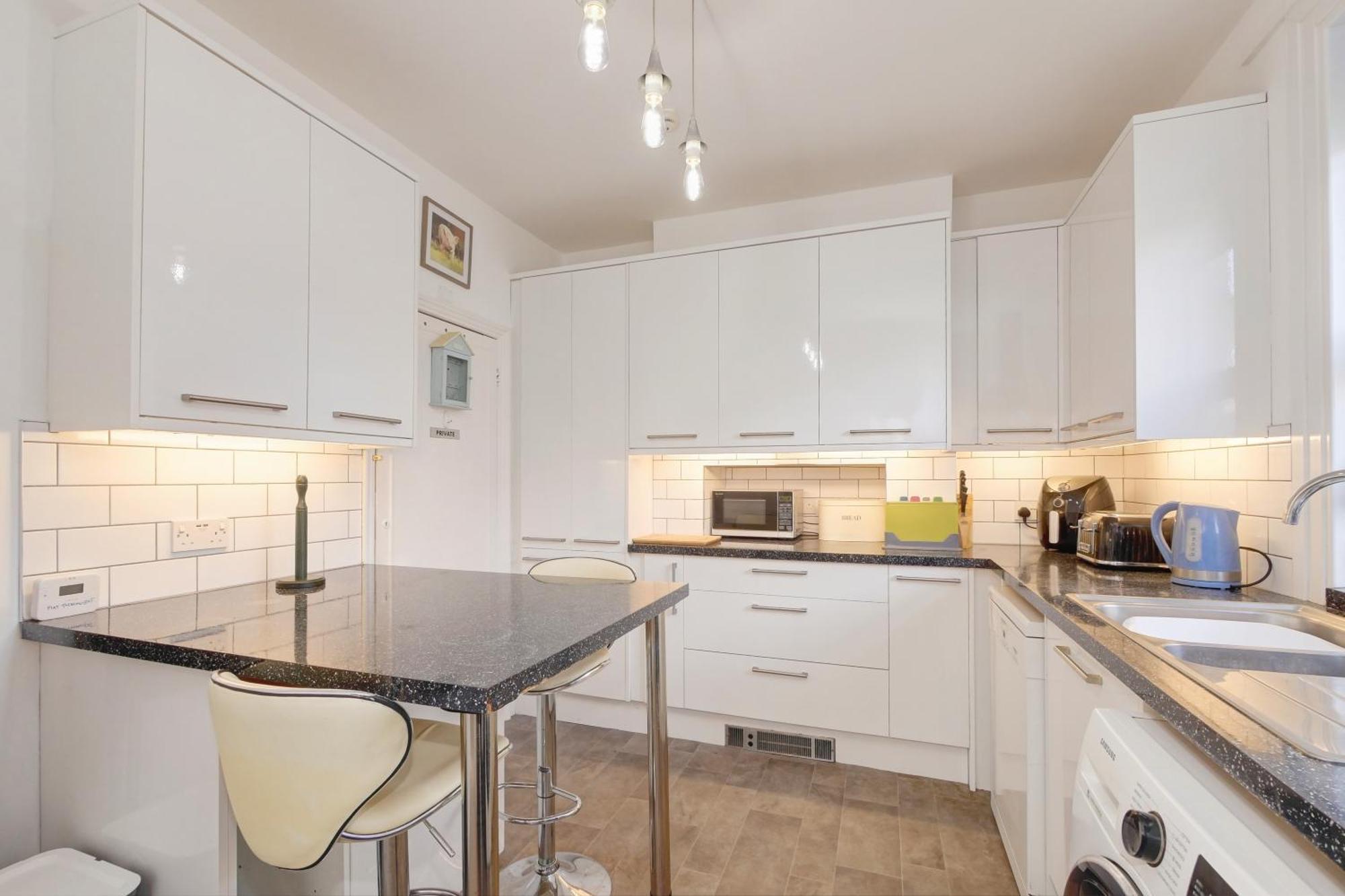 Bay Lodge Guest House Eastbourne Rom bilde